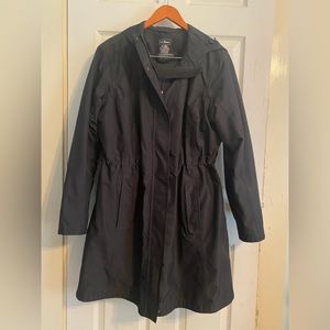 LL Bean women’s waterproof rain coat. Size XL.